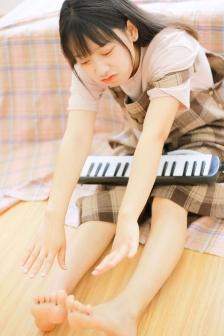 超级YIN荡的高中女学生H